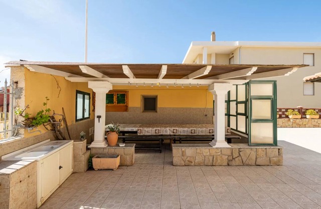 Entspannendes Ferienhaus 50 m vom Strand Lu Bagnu entfernt