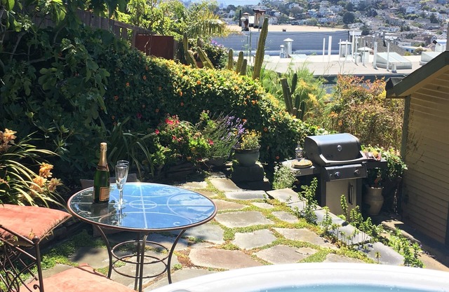 Entspannendes Zuhause mit atemberaubender Aussicht, Chef's Kitchen und Whirlpool im Zentrum von SF