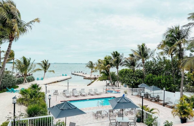 Relaxing King Stay w/ Sunset Views! Pet Friendly, Free Parking!