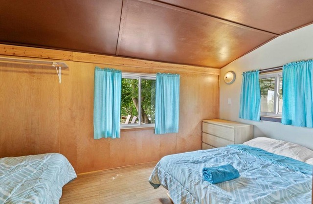 Relaxing Lakefront Cabin