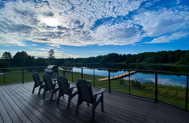 Entspannende Lodge am MIs Inland Waterway mit 2 Docks! Nur 20 Minuten nach Mackinaw!