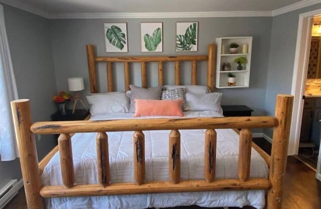 Relaxing Mtn Getaway-View+Deck+Kayaks+Hike+Gas Fireplace+King Suite LogBed+Ski