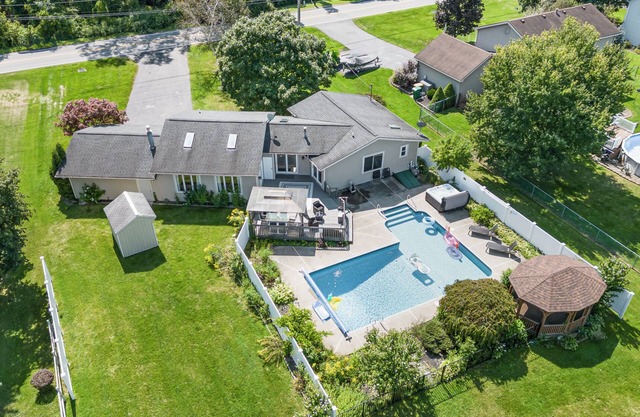 Relaxing Pool & Hot Tub House near RIT Inn