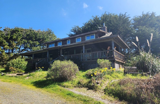 Entspannende Privatsphäre mit Blick auf die atemberaubende Küste von Mendocino