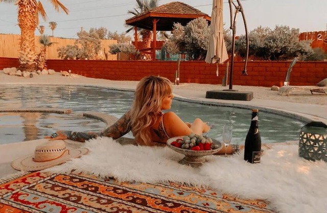 Relaxing Private POOL and Jacuzzi Joshua Tree Home