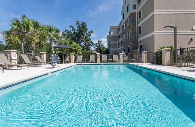 Relaxing Retreat! 2 Bedroom Suite in Tallahassee! Free Breakfast + 24h Business Center