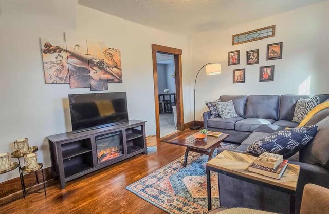 Relaxing Retreat Between Cleveland and Cedar Point