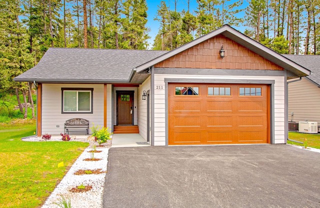 Relaxing single-level home with a patio, washer/dryer, & central AC