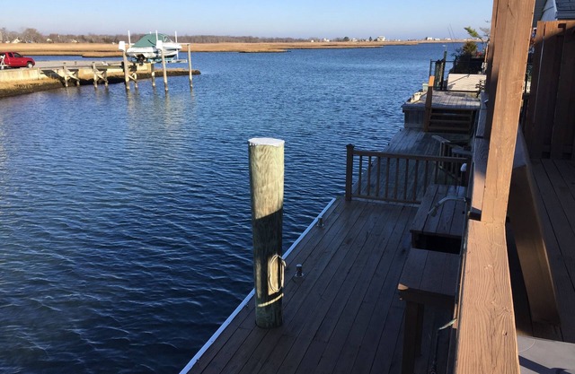 Entspannende Smith Point Beach House auf privaten Kanal
