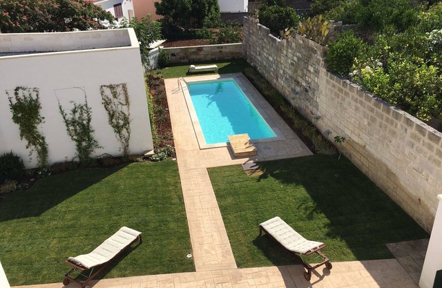 Dorfhaus gerade mit privatem Garten und Pool restauriert