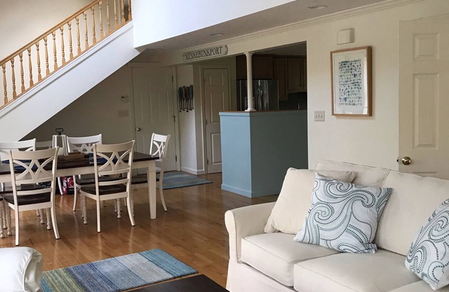 Sonniges, sauberes Kennebunkport Home - ruhige Lage in der Nähe von Goose Rocks Beach!