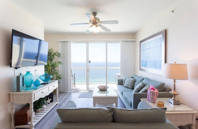 Luxuriöses Penthouse am Strand mit Kingsize-Betten für 8 Personen