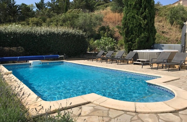 Luxuriöse Villa mit privatem Pool und Jacuzzi