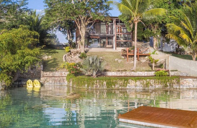 Relaxing Villa with Private Lagoon Access and Scenic Views