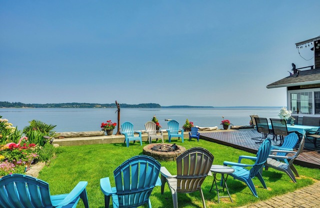 Relaxing Waterfront Escape ~ 11 Mi to Olympia