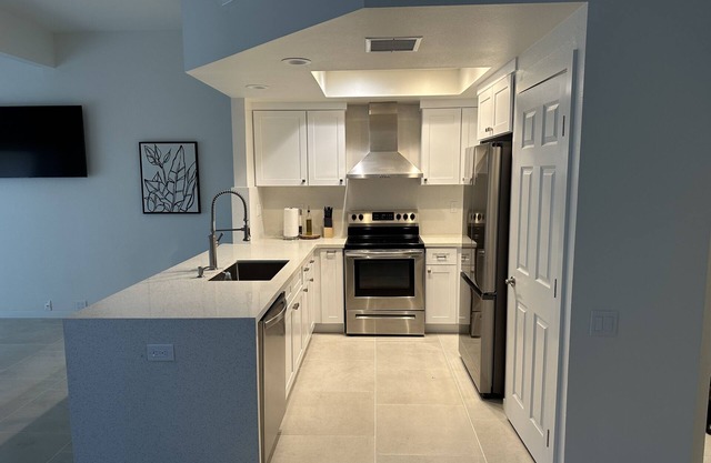 Remodeled 2 bed 3 bath Ironwood Country Club Private Spa in Courtyard
