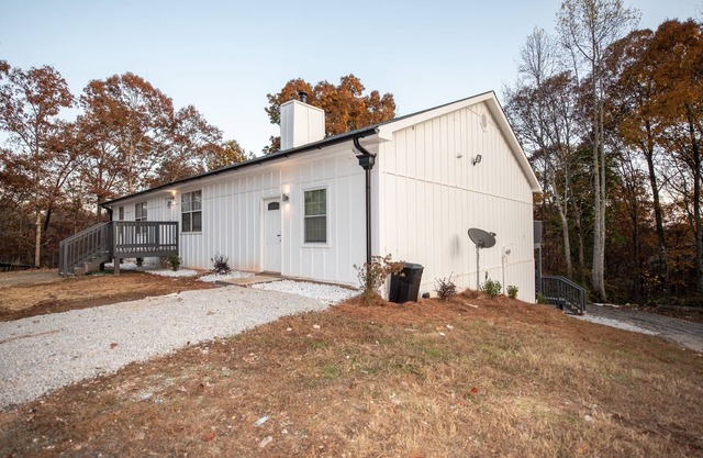 Remodeled 2 bedroom home 4 beds Dawsonville 7 miles Atlanta Motorsport