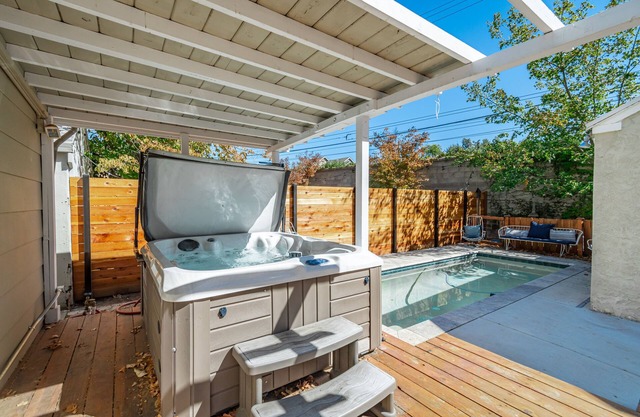 Remodeled 2br/2bath in Charming Land Park