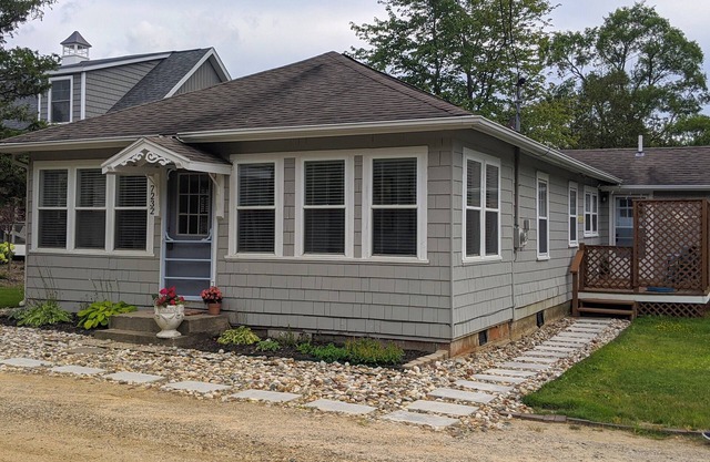 Remodeled 3 bedroom - perfect location for beach trips and beautiful sunsets