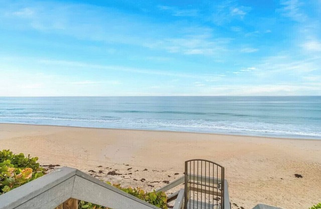 Remodeled 3 bedroom condo, only 100 feet from the sandy private beach. Sleeps 10