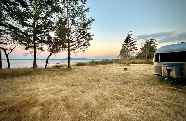 Remodeled 32’ Airstream with incredible water views on large, private acreage
