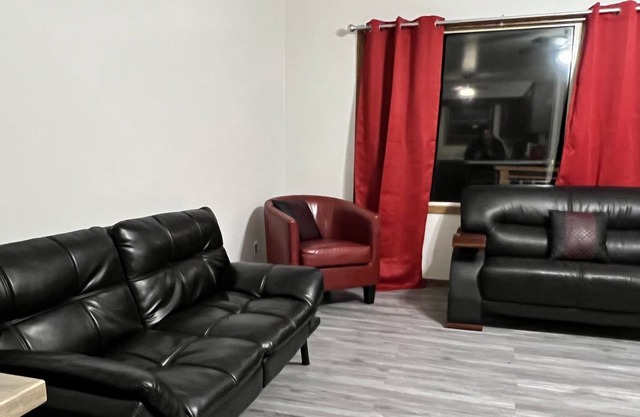 Remodeled 3bdrm on the trail for snowmobiling and ATV..