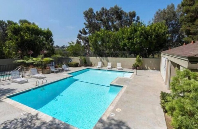 Remodeled 3br in La Jolla-UCSD with AC with large office