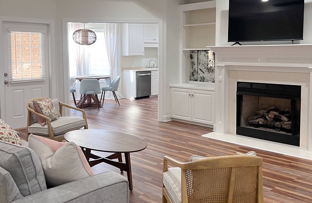 Remodeled 4-bedroom house in a quiet neighborhood on Saint Simons Island FLETC