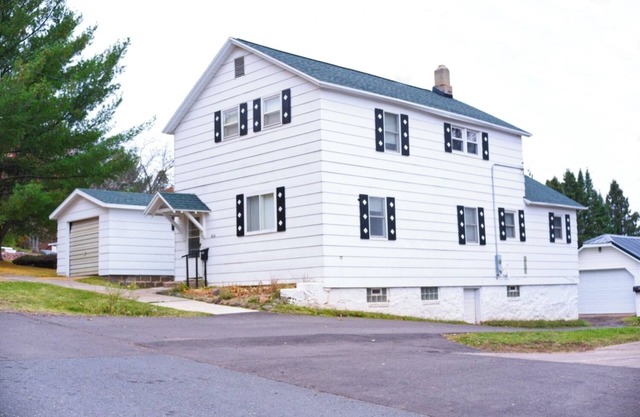 Remodeled 4-bedroom, 2-Bathroom house in big snow country, Bessemer MI.