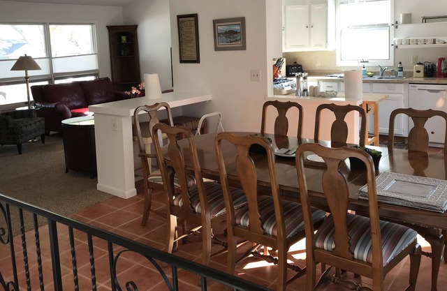 Remodeled 5 bed 3 bath walking distance to shops and restaurants Southdale