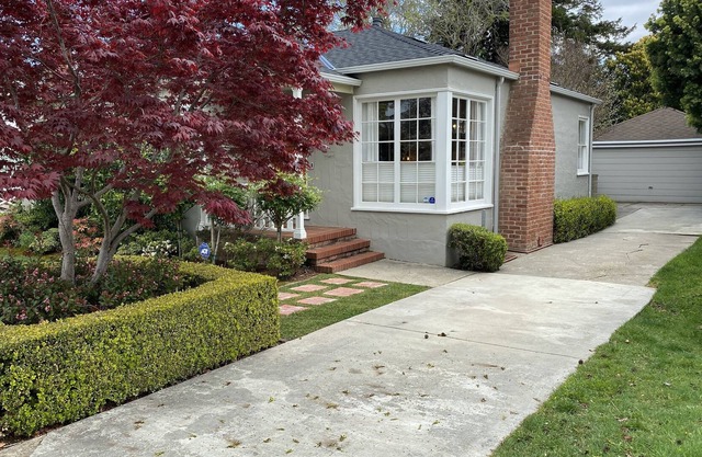 Umgestalteter schöner Bungalow - neues Angebot in der ruhigen Straße in der Nähe der Burlingame Ave.