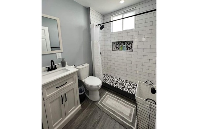 Remodeled Cozy 3-Bedroom Apartment in South Utica