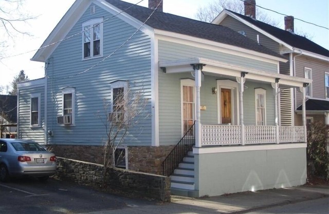 Umgestaltete Innenstadt Newport Home: Schritte von allem in der Stadt