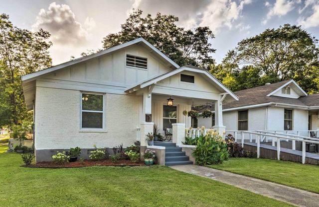 NEU! Umgestaltete Downtown Hot Springs Home w / Veranda!