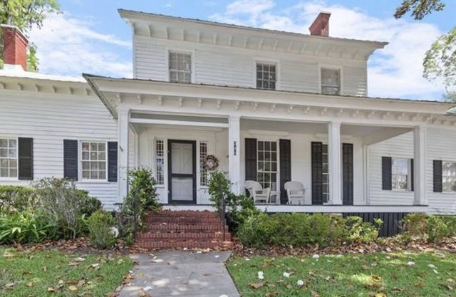Remodeled Historic home w/ hot tub 1 block from downtown! 30 minutes to FSU!