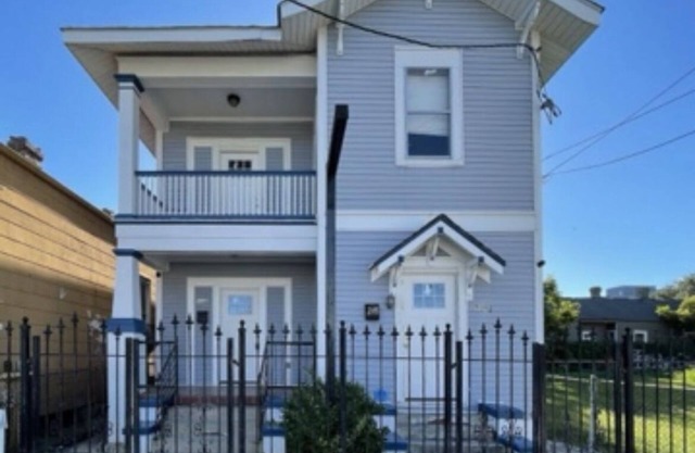 Remodeled historical 4 bedroom 7 min away from the French Quarter.