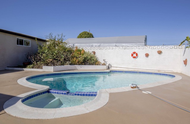 NEUE Remodel 4 bd 3 ba Pool & Spa OSTERN SPEZIAL - KOSTENLOSE POOLHEIZUNG!