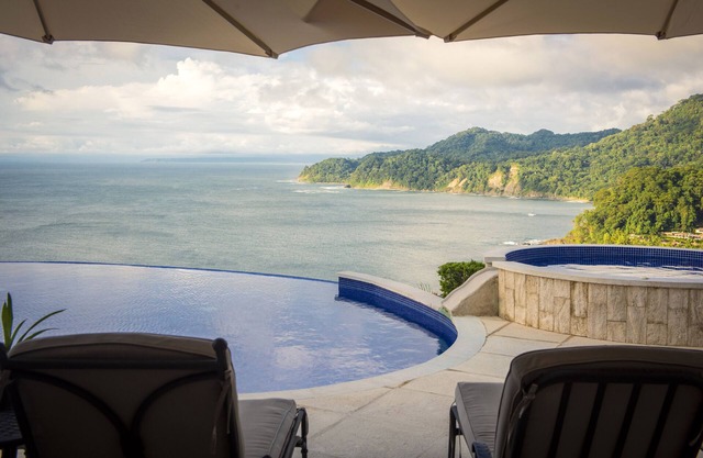 Renoviertes Haus mit Pool, unglaubliche Aussicht