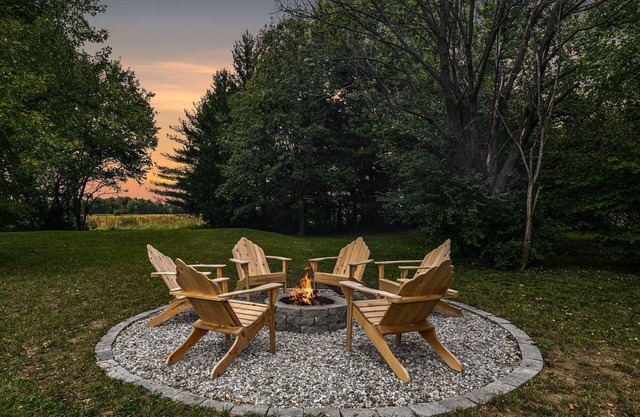 Remodeled ~Modern Designed ~Country Charm at Florence Cottage