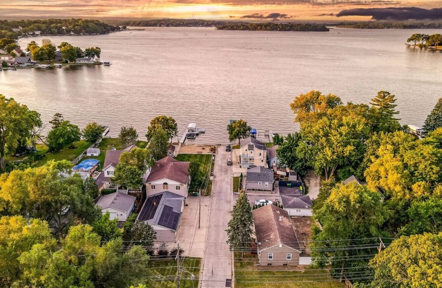 Remodeled Monthly and Seasonal Rental in Fox Lake with Lakeview and Mineola Bay Access