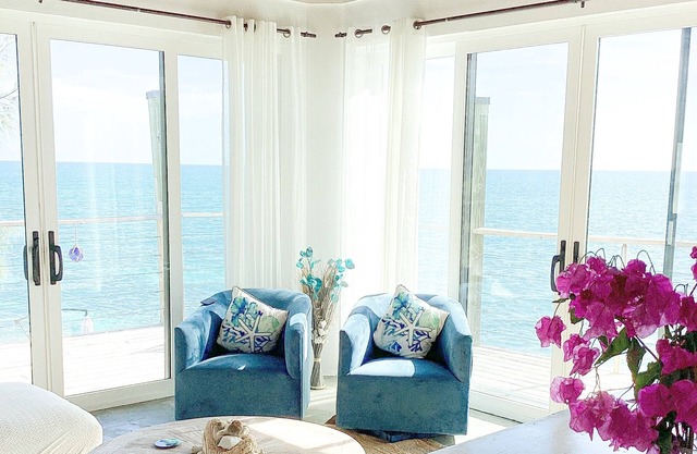 Remodeled Oceanfront Cottage Directly on the Warm Calm Caribbean