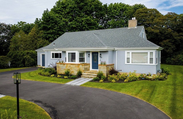 Remodeled Seaside Village Retreat, 5-minute walk to village center