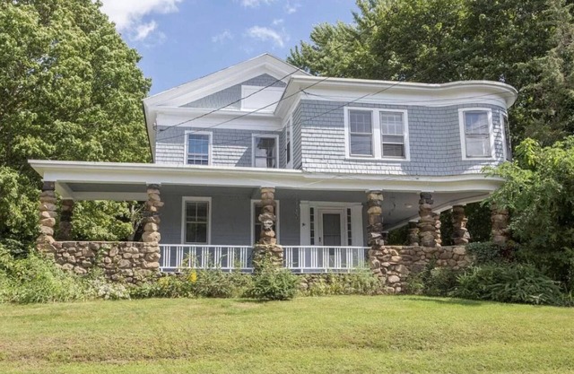Remodeled spacious 2 BR near downtown with yard and wrap around porch