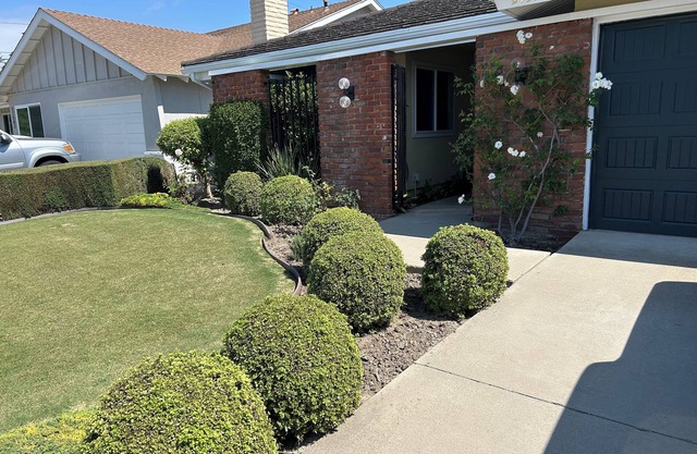 Remodeled Surf City Mid Century bed/2 bath home AC, WiFi in Huntington Beach