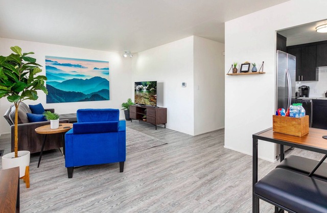 Remodeled Two BR With Queen Beds, WIFI and W/D!