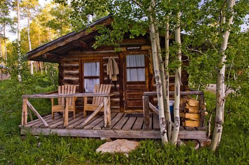Remote Cabin Rental near Pearl Lake in Mountains of Clark, Colorado
