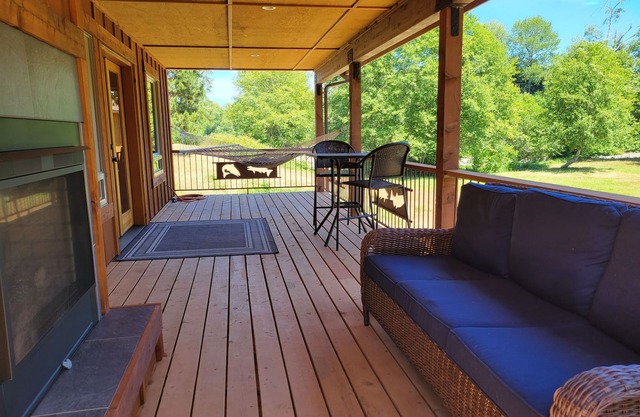REMOTE HUMPTULIPS RIVER CABIN!