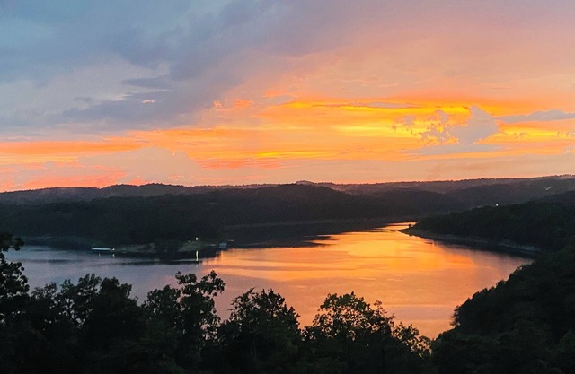 Remote Lakefront Cabin in Ozark Mountains with Hot Tub amazing views & sunsets