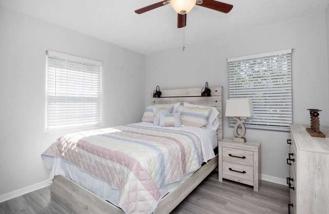 Rent this cute bungalow in the “Southside” area of Jacksonville