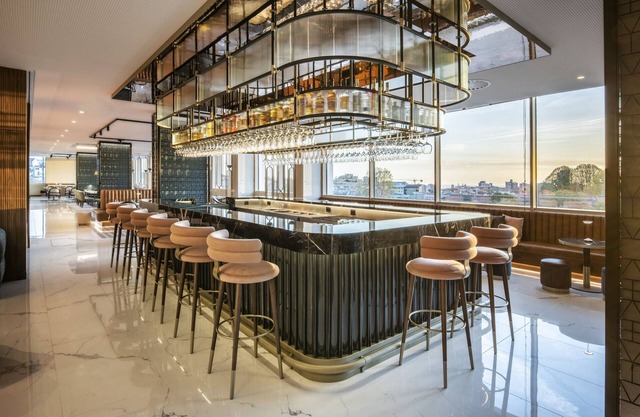 Renaissance Porto Lapa Hotel